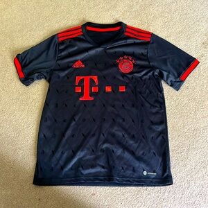 FC BAYERN MUNCHEN FOOTBALL JERSEY